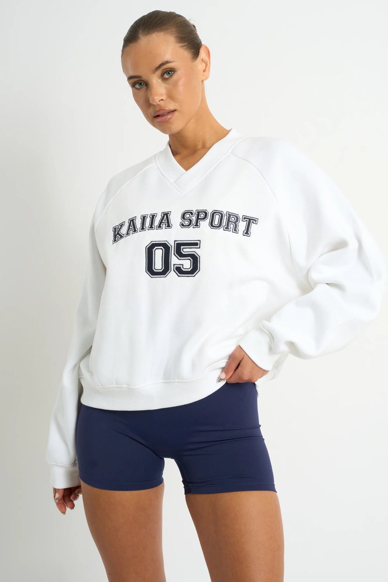 Kaiia Kaiia Sport V Neck Oversized Sweatshirt White & Navy - 4