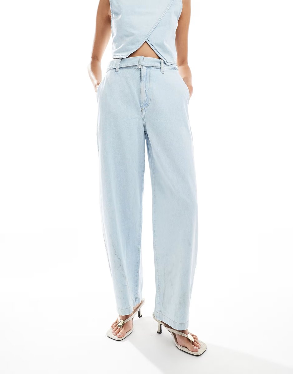 ASOS ASOS DESIGN high waisted barrel jean in light wash co-ord - 4