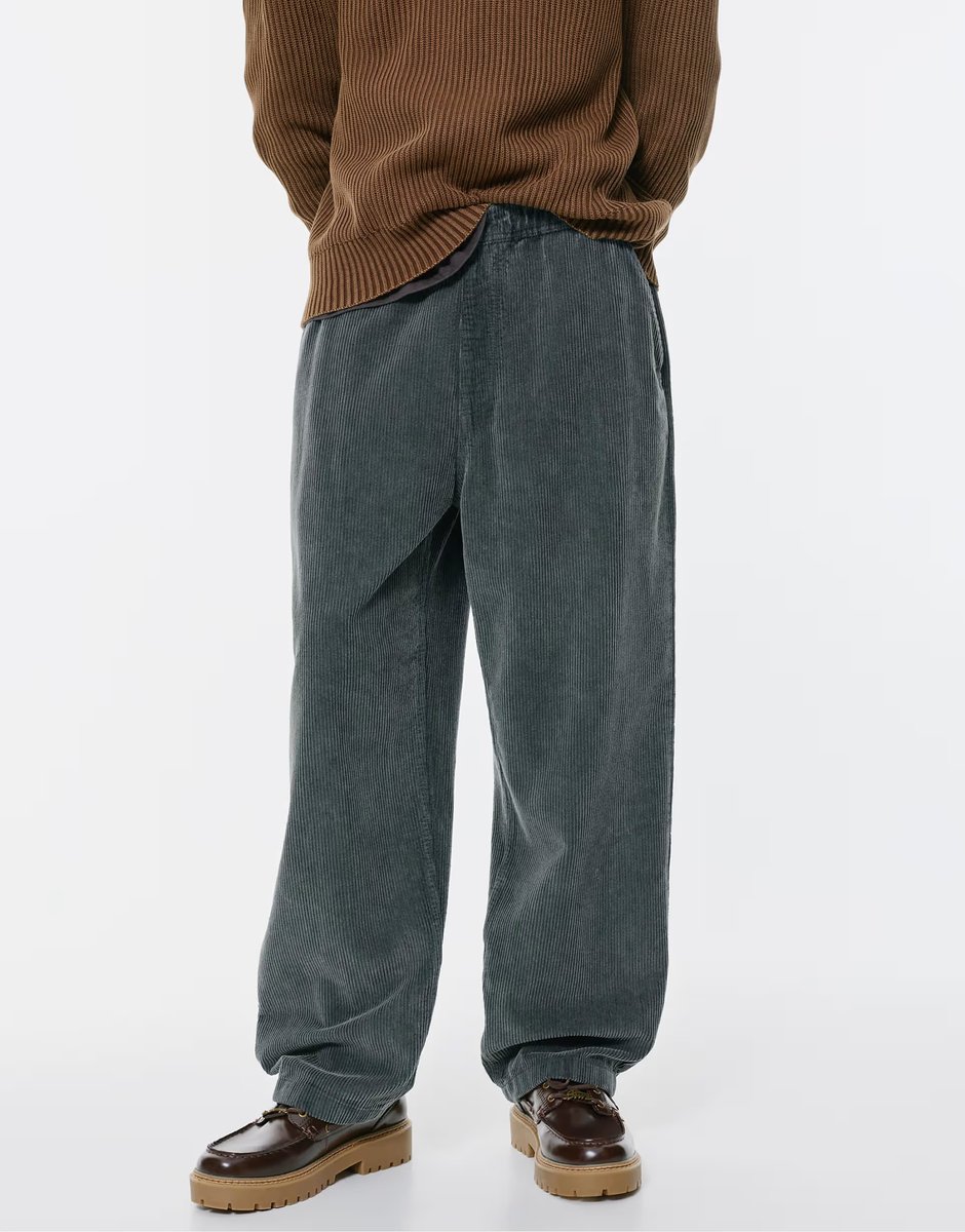 ASOS Pull&Bear Corduroy baggy joggers in dark grey - 4