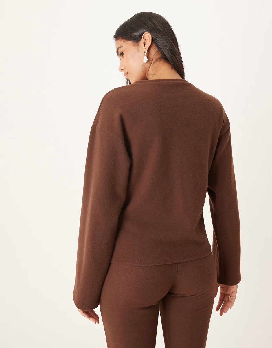 ASOS ASOS DESIGN Supersoft ruched detail long sleeve top co-ord in chocolate - 4