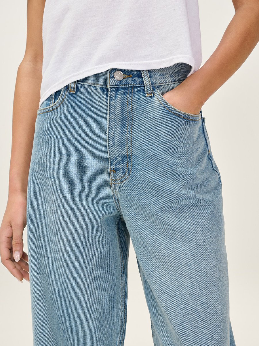 OMNES Connie Wide Jean in Light Wash - 4