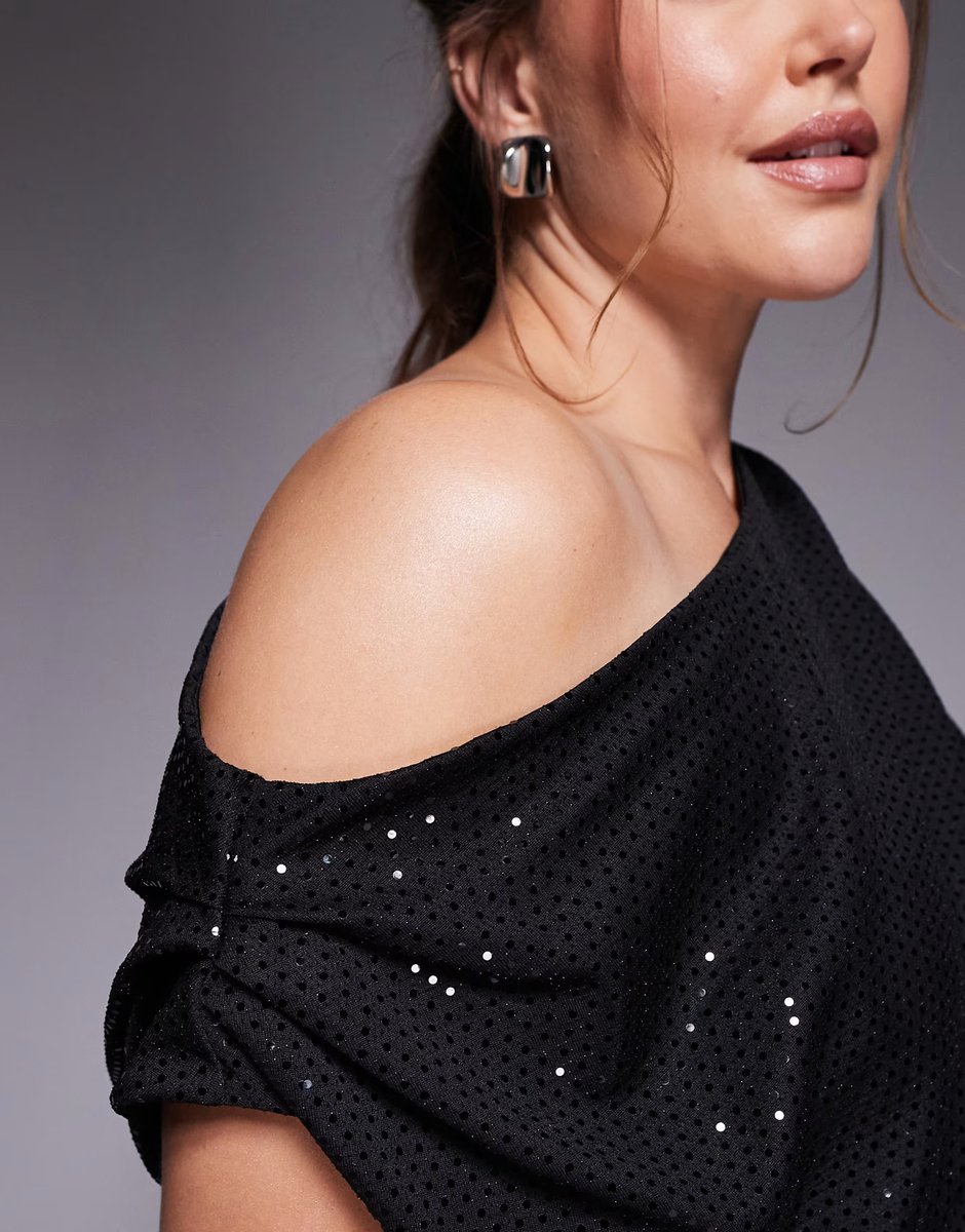ASOS New Look Curve sequin scoop neck top in black - 2