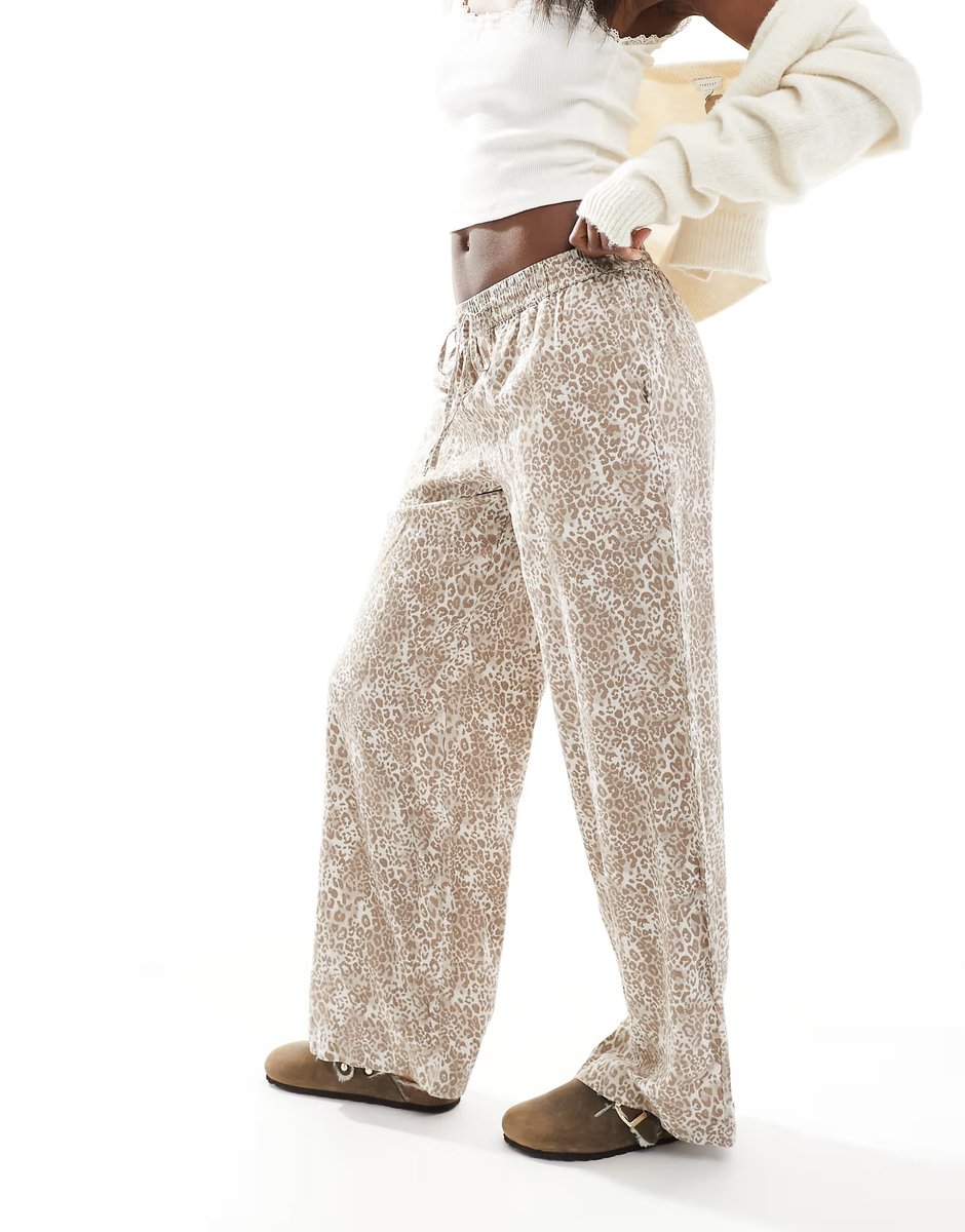 ASOS Cotton On 90s haven wide leg linen look trousers in leopard - 2