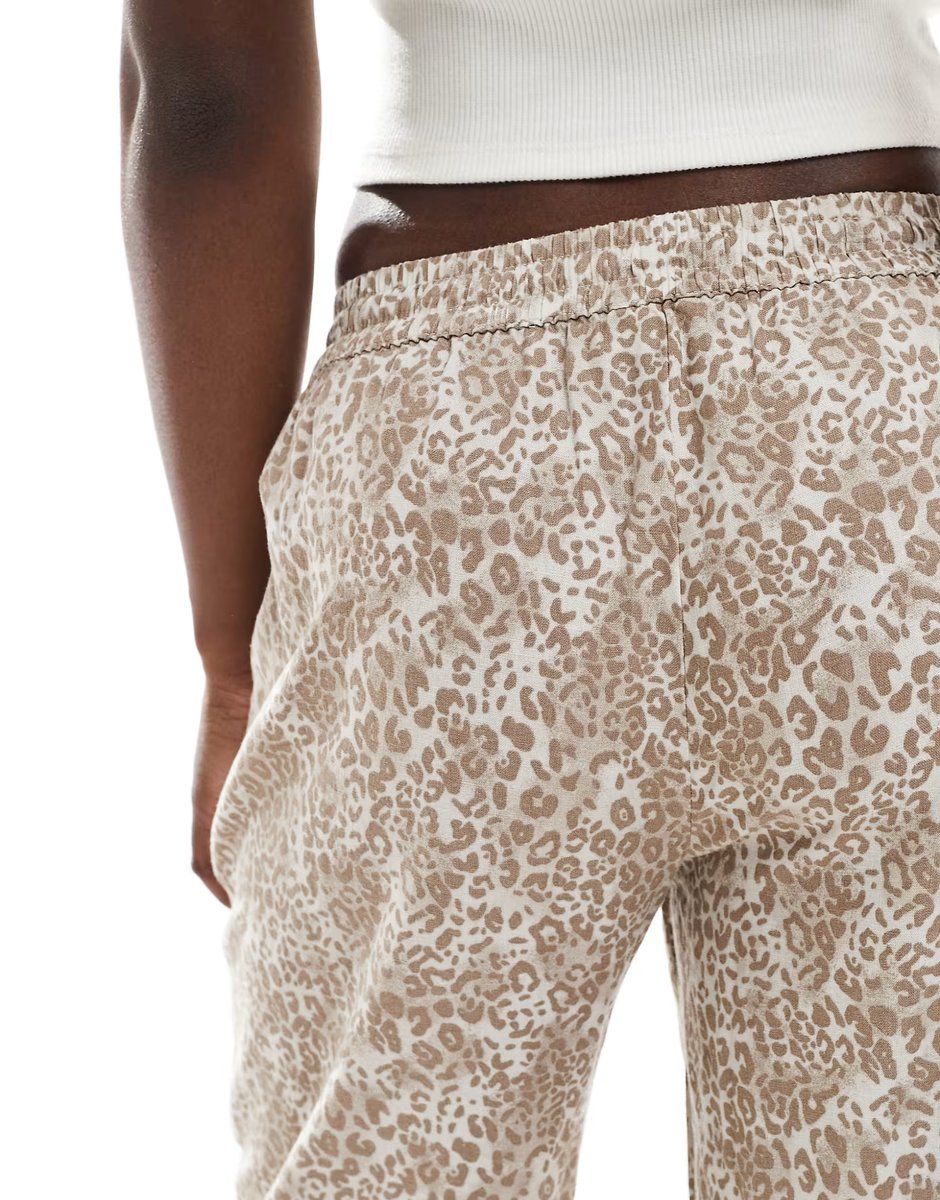 ASOS Cotton On 90s haven wide leg linen look trousers in leopard - 4
