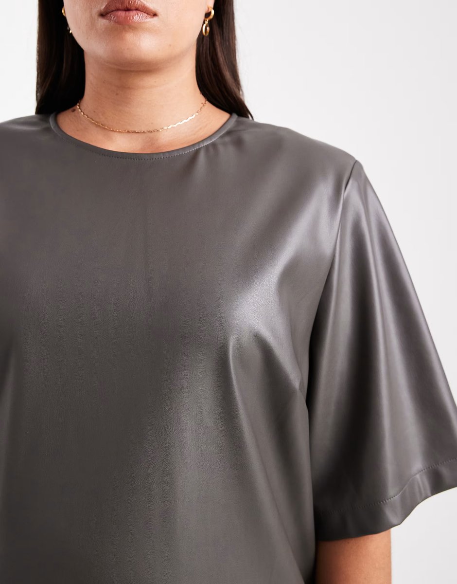 ASOS ASOS DESIGN Curve faux leather oversized top co-ord in grey - 3