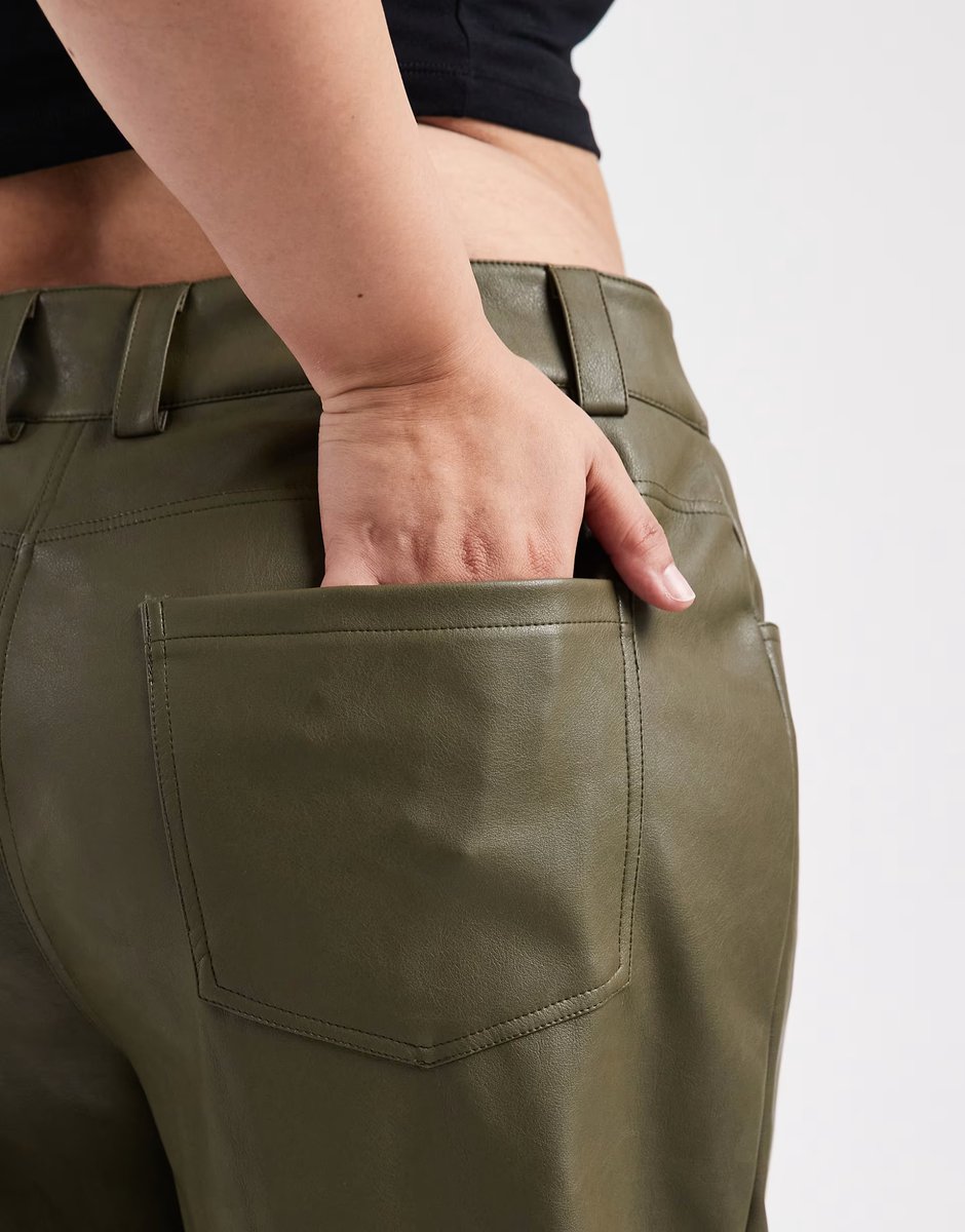 ASOS ASOS DESIGN Curve low rise mansy faux leather trousers in forest green  - 3