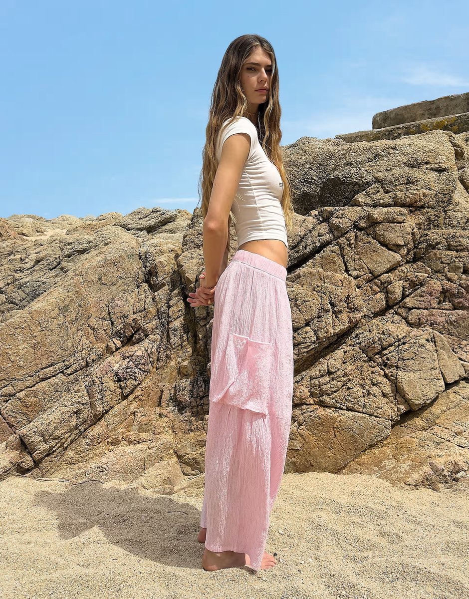 ASOS Bershka balloon leg cargo trousers in pink - 4