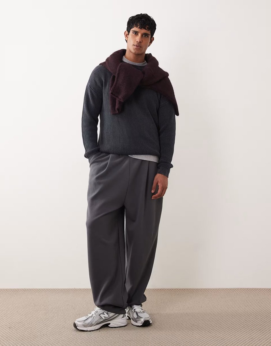 ASOS ASOS DESIGN relaxed knitted ribbed crew neck jumper in navy acid wash - 3