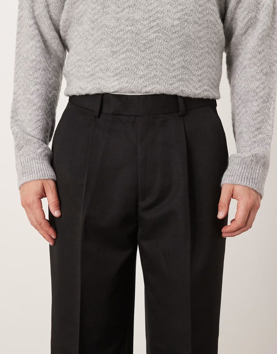 ASOS ASOS DESIGN smart pleated wide leg trousers in black - 4