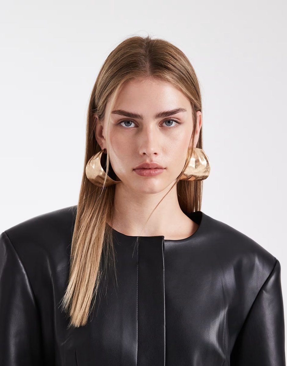 ASOS ASOS DESIGN faux leather cinch collarless blazer in black - 4