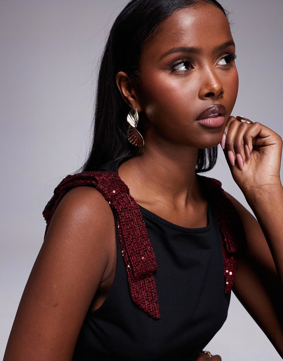 ASOS ASOS DESIGN sequin bow shoulder tank top in black and berry - 3