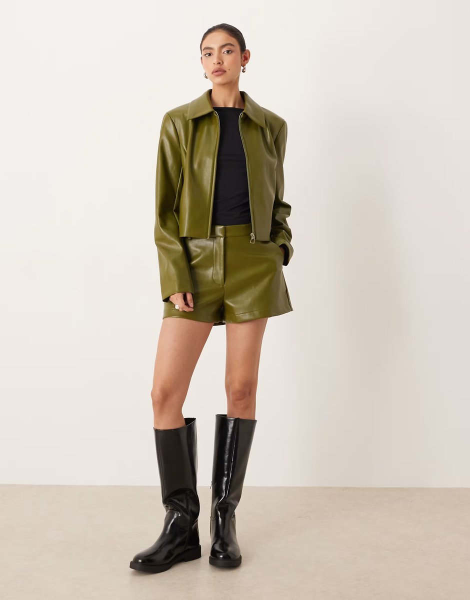 ASOS ASOS DESIGN tailored faux leather zip front cropped blazer co-ord in olive - 3