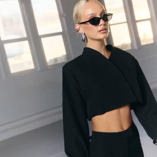 EGO Long Sleeve Pocket Detail Cropped Blazer In Black, Women's Size UK 6 - 1