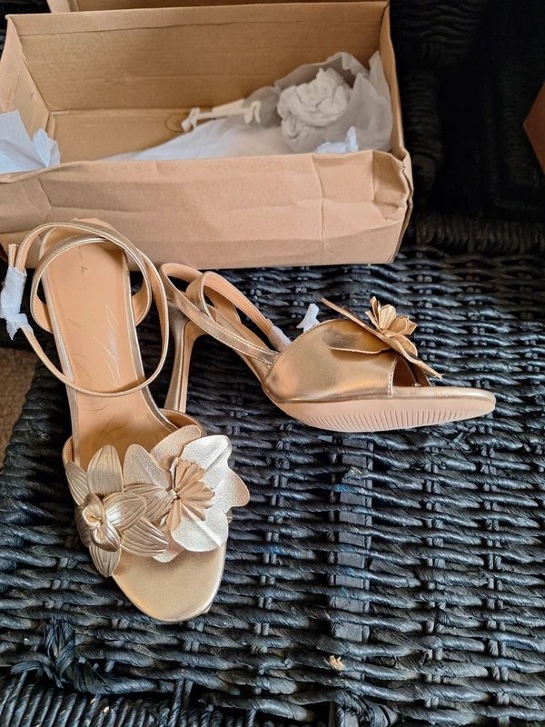 Never Fully Dressed Never Fully Dressed brand new gorgeous gold shoes - 2