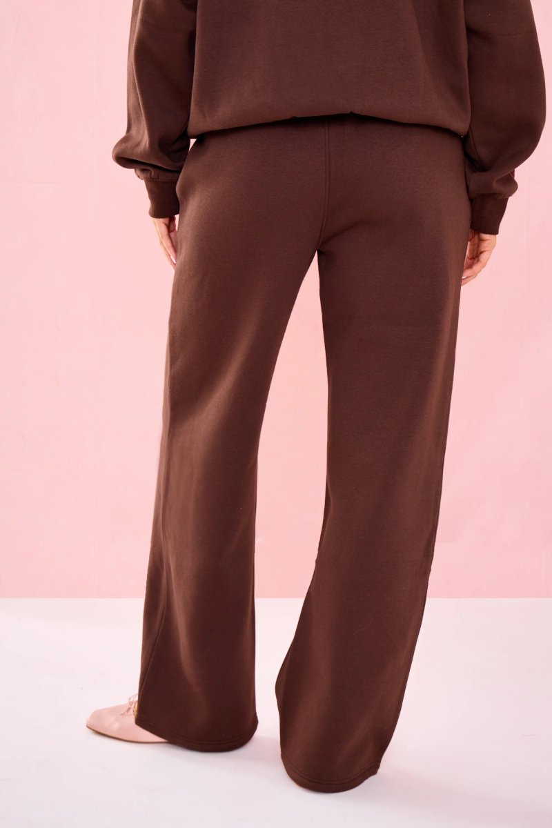 Kaiia Kaiia Matte Slogan Mid Rise Wide Leg Joggers Bitter Chocolate - 4