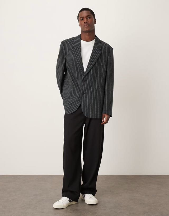 ASOS ASOS DESIGN slouchy oversized blazer in black pinstripe - 2