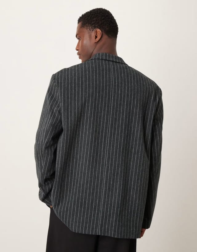 ASOS ASOS DESIGN slouchy oversized blazer in black pinstripe - 3