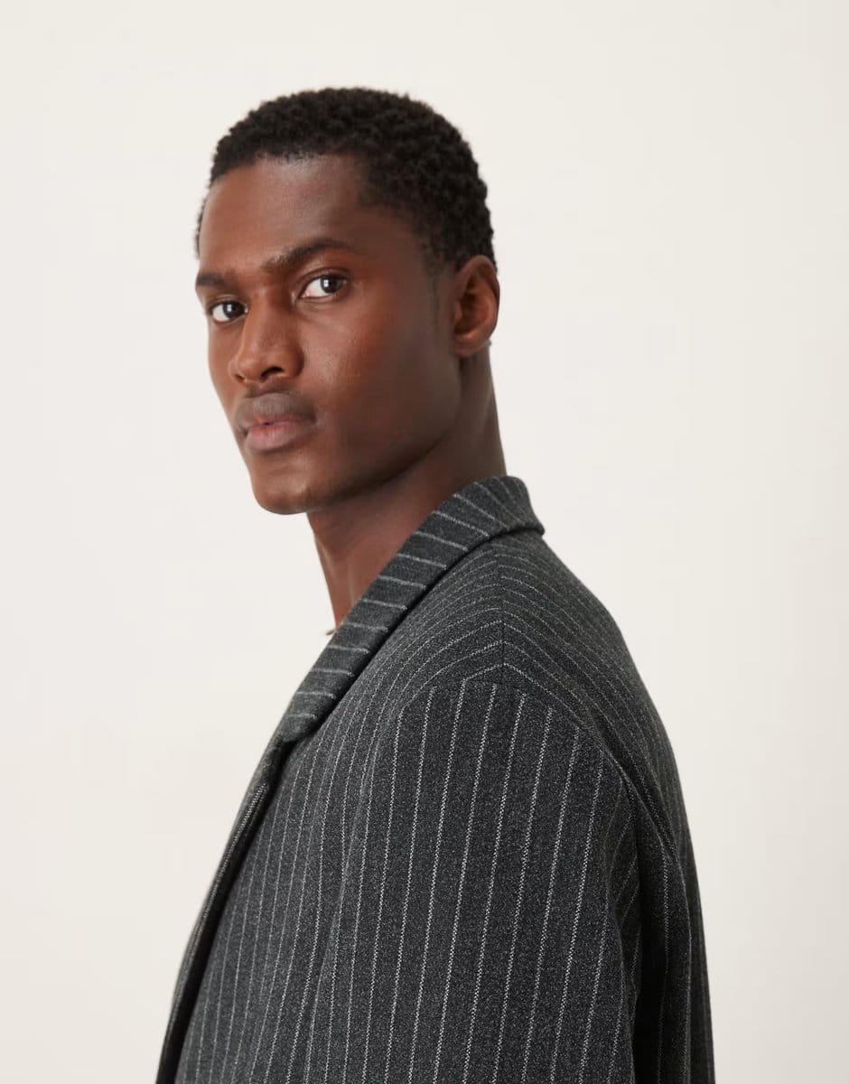 ASOS ASOS DESIGN slouchy oversized blazer in black pinstripe - 4