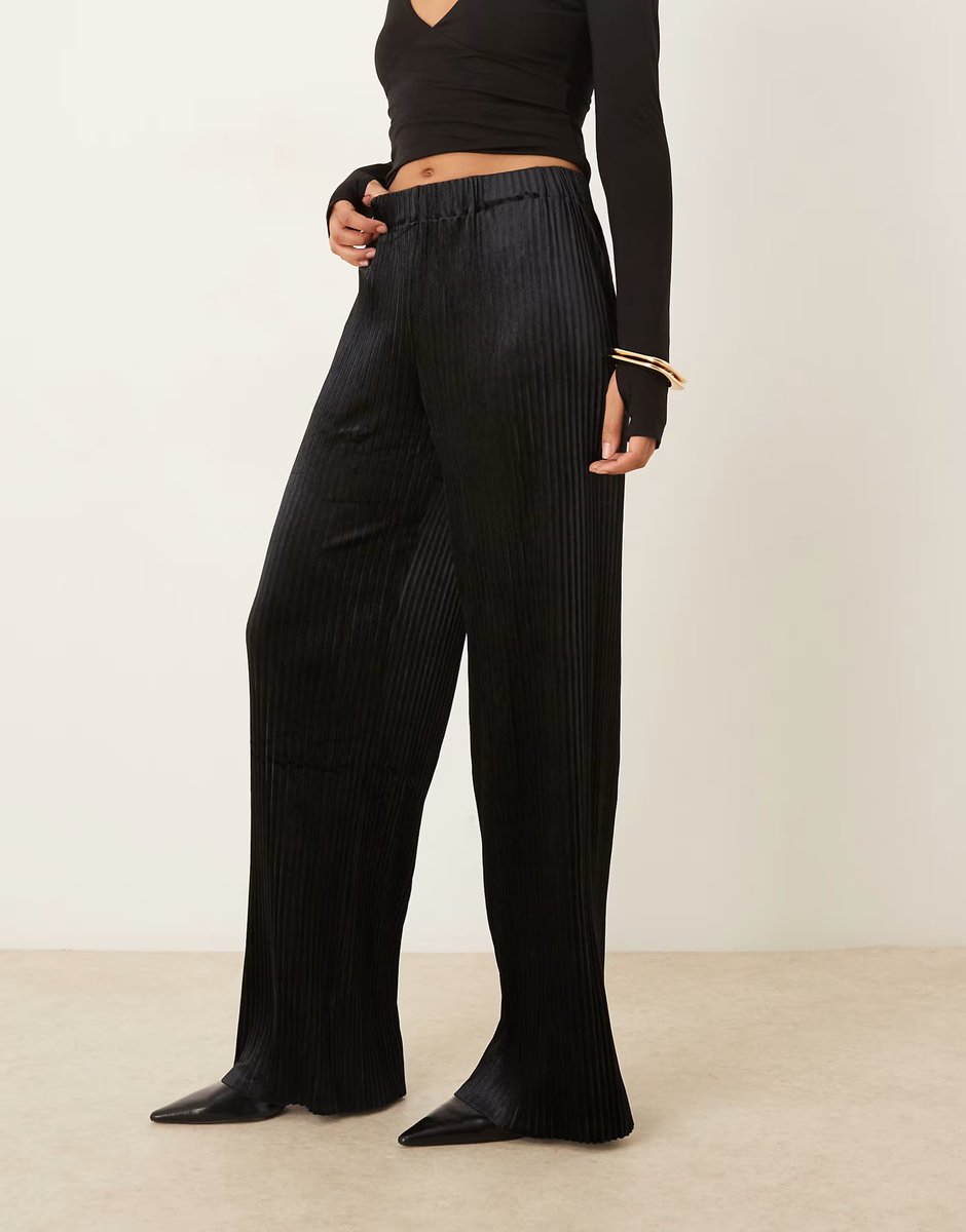 ASOS  YAS high waisted velvet trousers in black - 3
