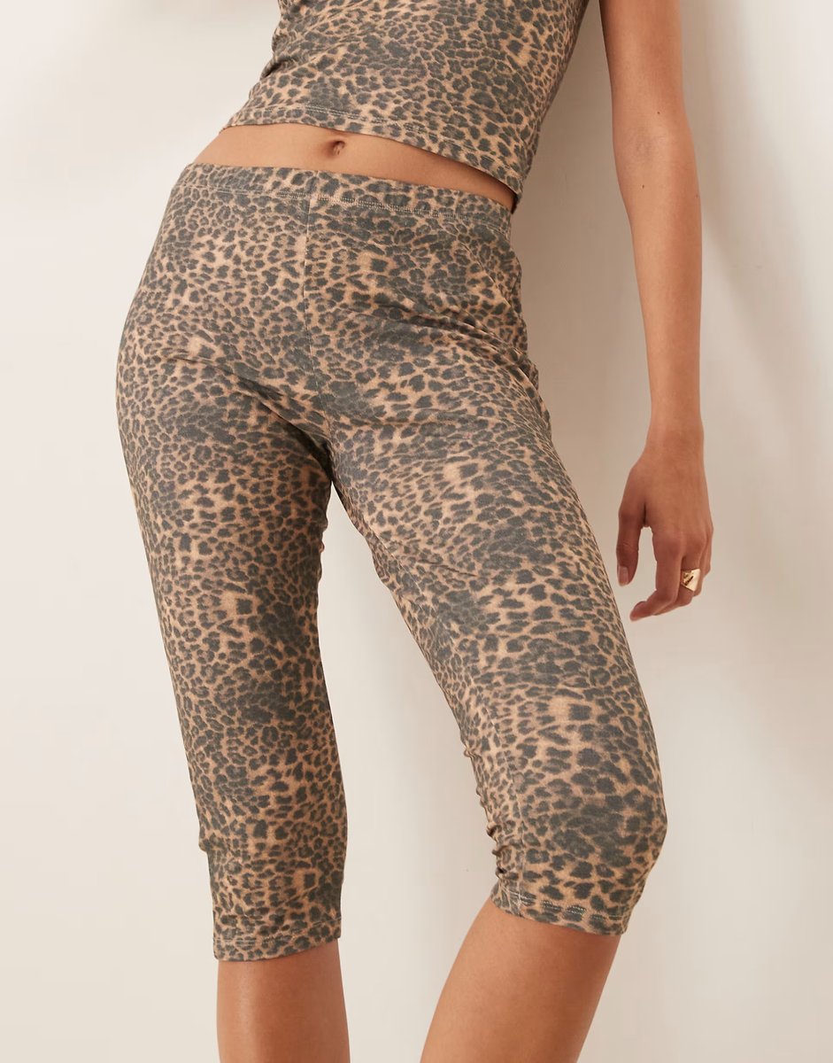 ASOS ASOS DESIGN leopard print capri legging co-ord - 4