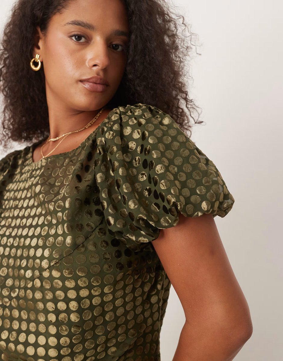 ASOS ASOS DESIGN Curve scoop neck maxi dress with burnout velvet in olive - 2