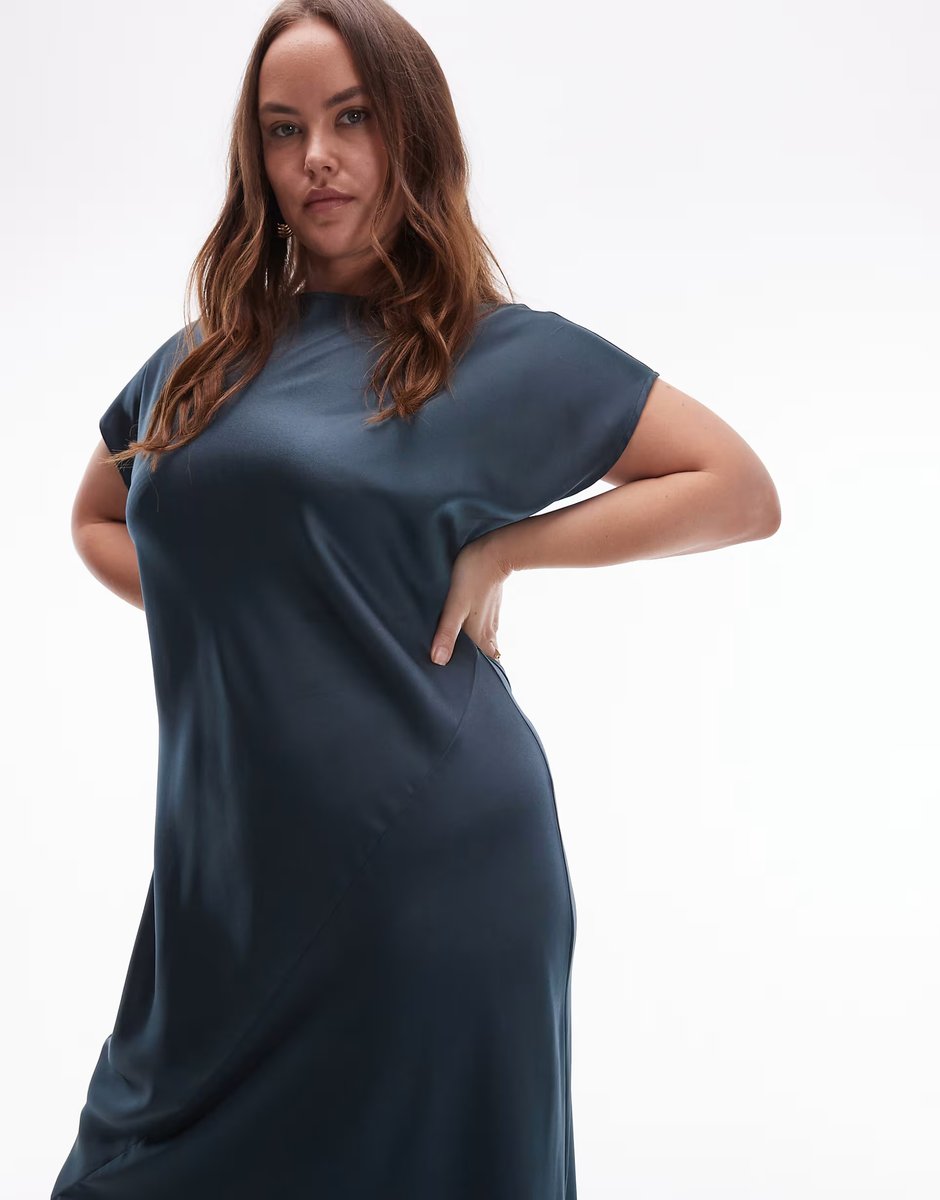 ASOS ASOS DESIGN Curve cap sleeve seam detail satin slip maxi dress in green - 4