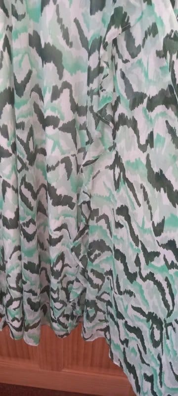 Et Vous Stunning ladies Green Chiffon Ruffle midiaxi dress(size 12) - 4