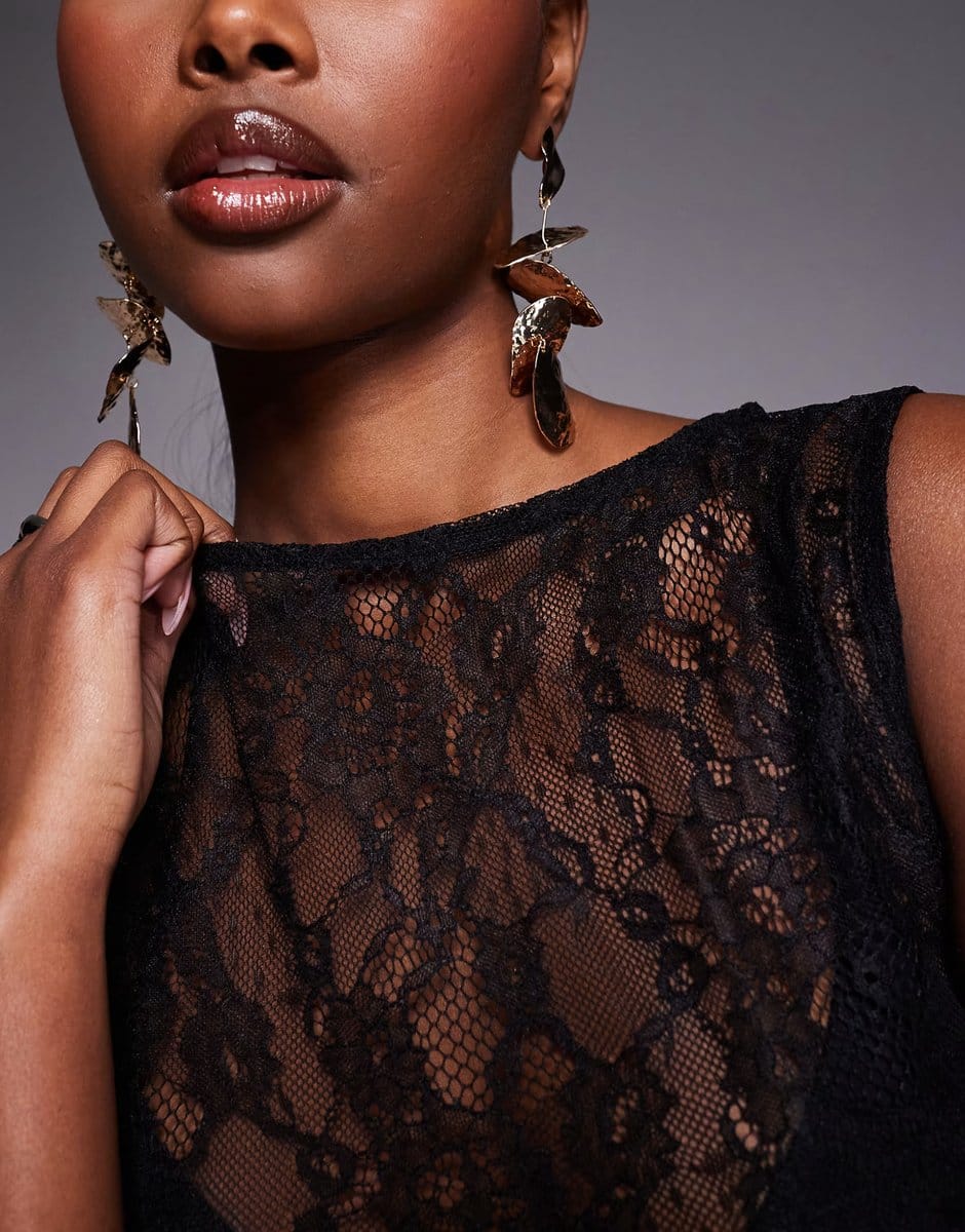 ASOS ASOS DESIGN sleeveless gathered side lace asymmetric detail top in black - 4