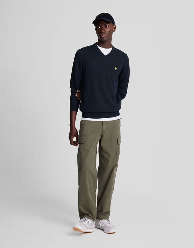 ASOS Lyle & Scott  cotton merino v neck jumper in  dark navy - 3