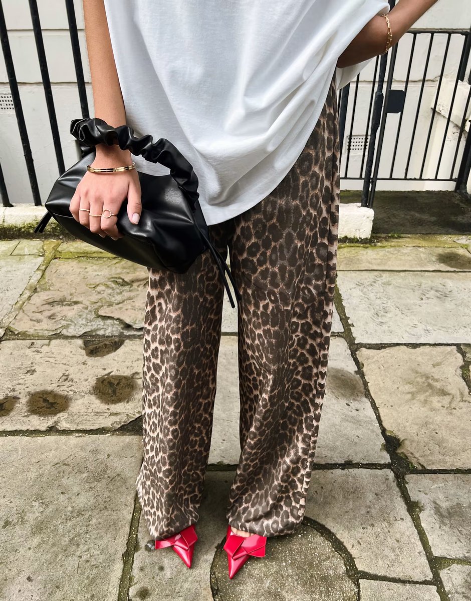 ASOS ASOS DESIGN cotton poplin wide leg trousers in leopard print - 3