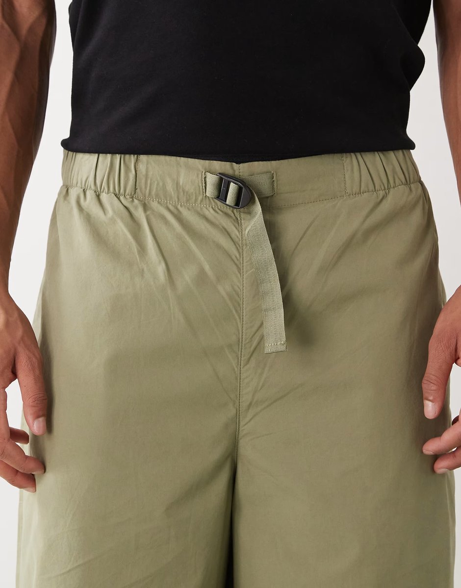 ASOS Reclaimed Vintage wide leg parachute trousers in light khaki - 4