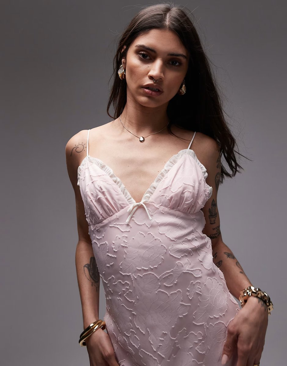 ASOS Nia camille flocked midaxi dress in blush pink - 4