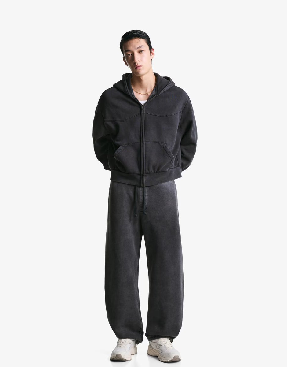 ASOS Bershka Cropped boxy fit zip-up sweatshirt in black&white - 3