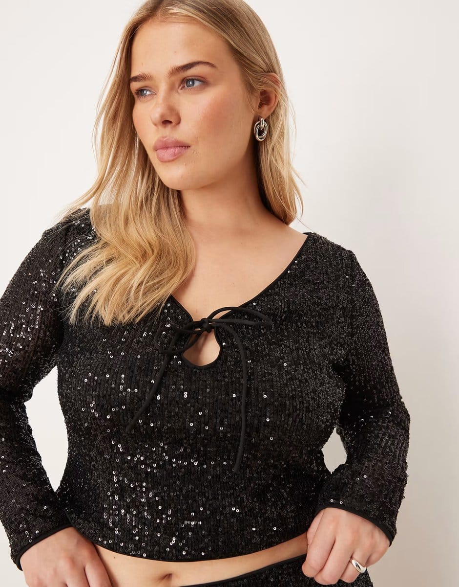 ASOS ASOS DESIGN Curve allover sequin keyhole long sleeve top in black - 4