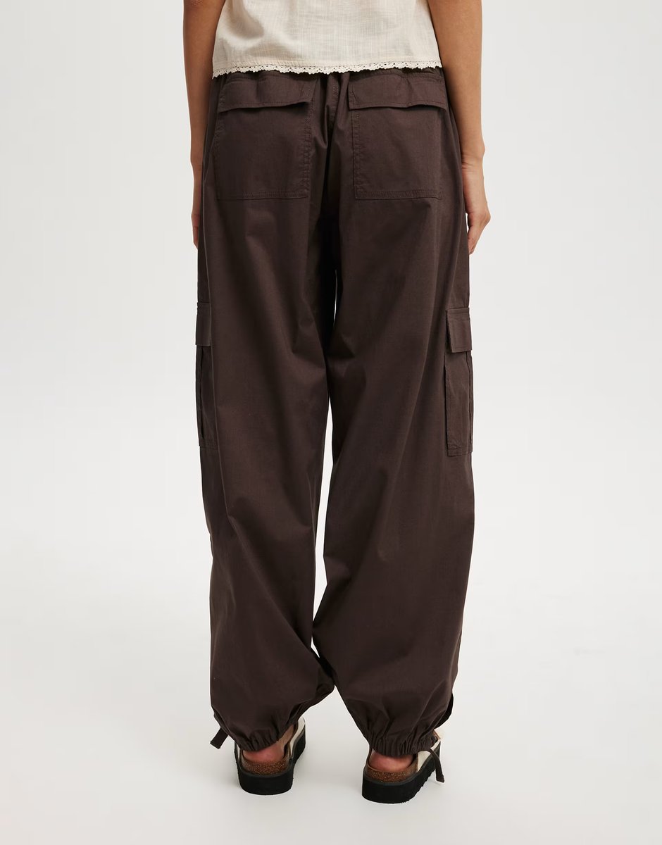 ASOS Cotton On Summer cargo pant in brown - 2