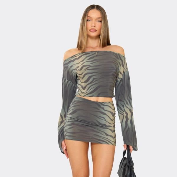 EGO EGO Off The Shoulder Long Sleeve Cape Top in Green Printed