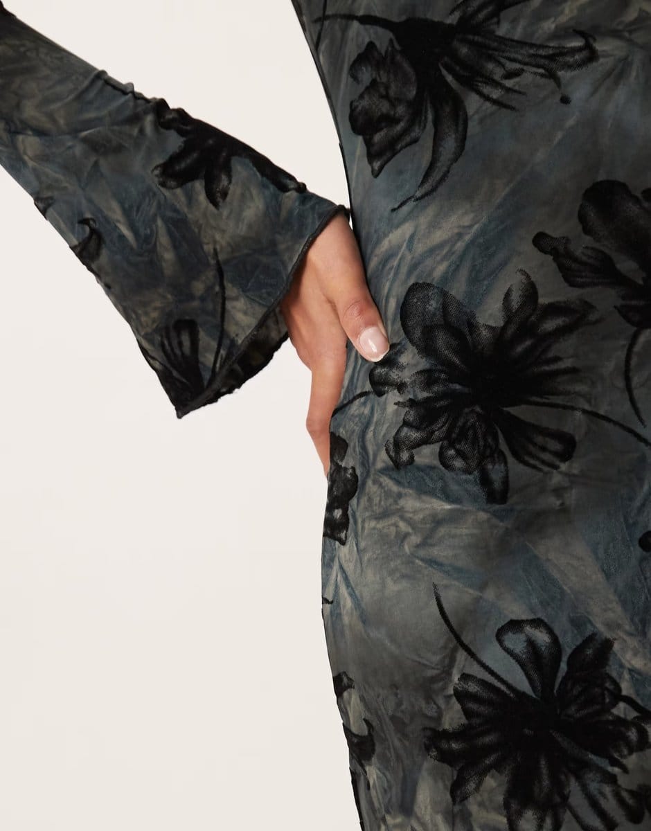 ASOS Motel Sevila long sleeve mini dress in burnout velvet grey - 4