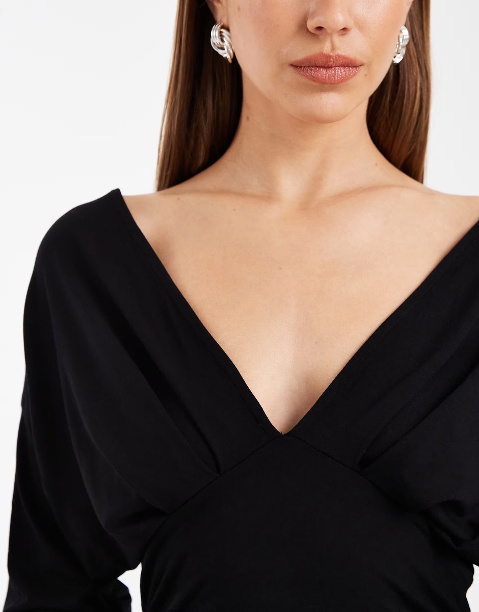 ASOS ASOS DESIGN plunge neck batwing cinched top in black - 3