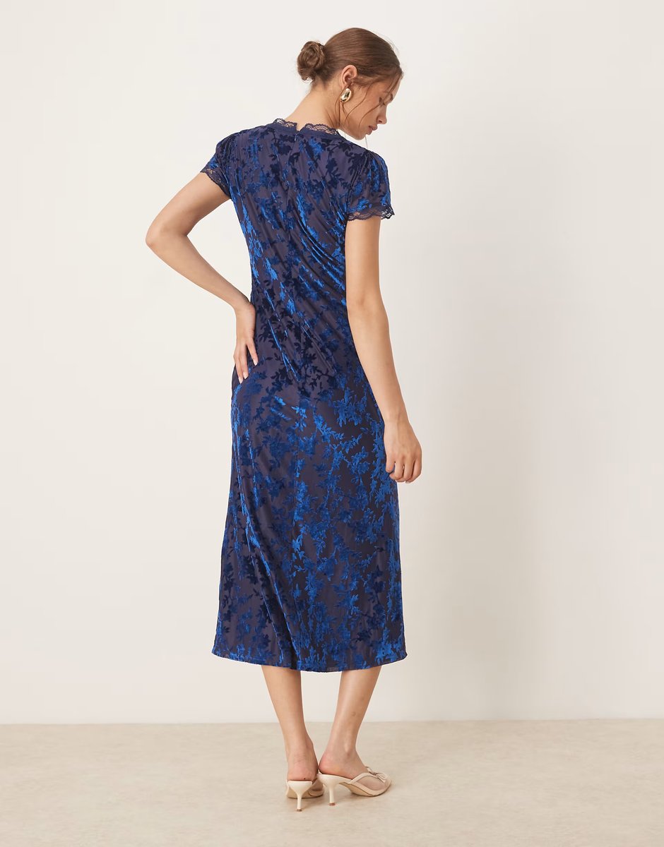ASOS Maya Floral velvet devore v neck midaxi dress in navy - 3