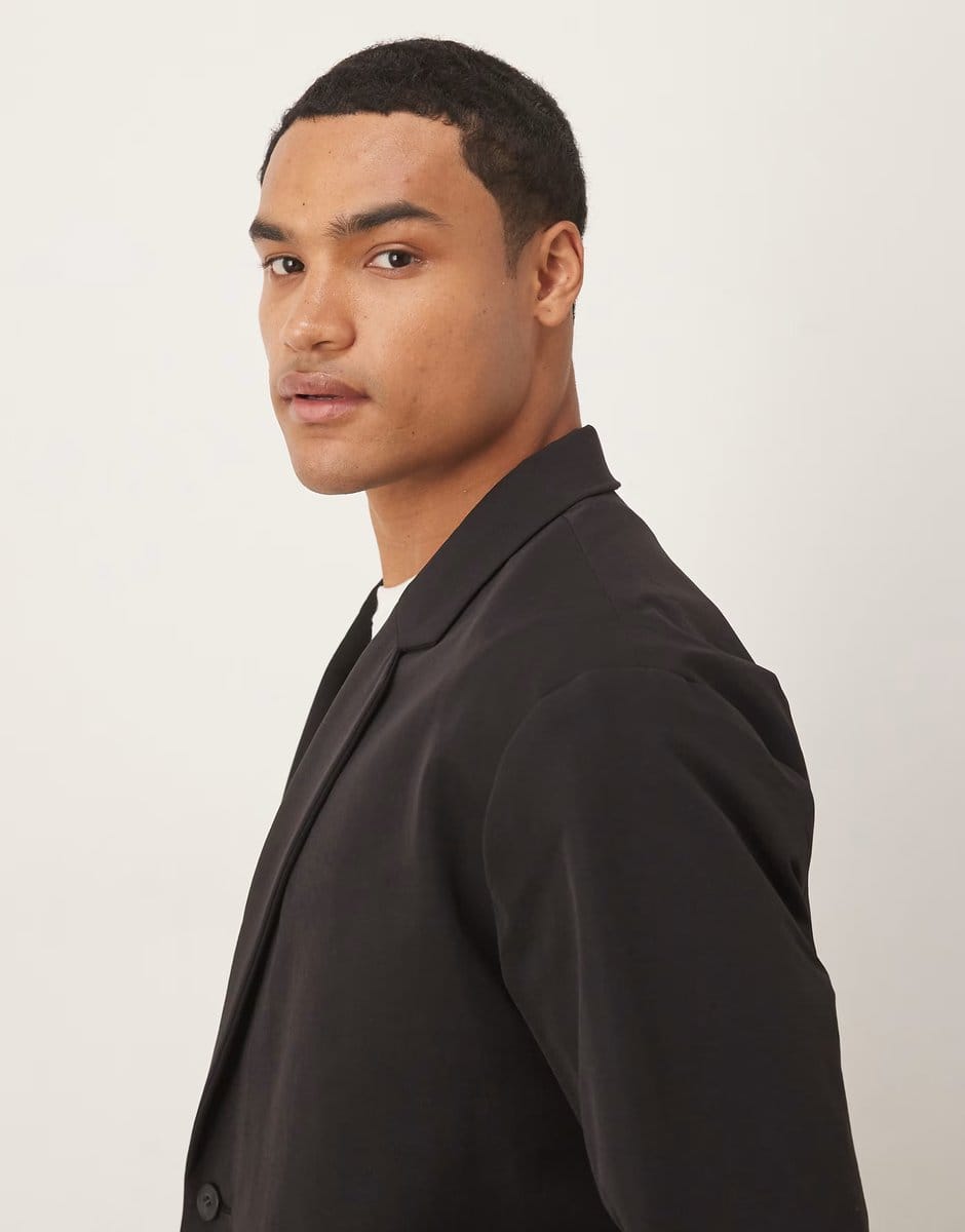 ASOS ASOS DESIGN boxy suit jacket in casual black tech fabric - 4