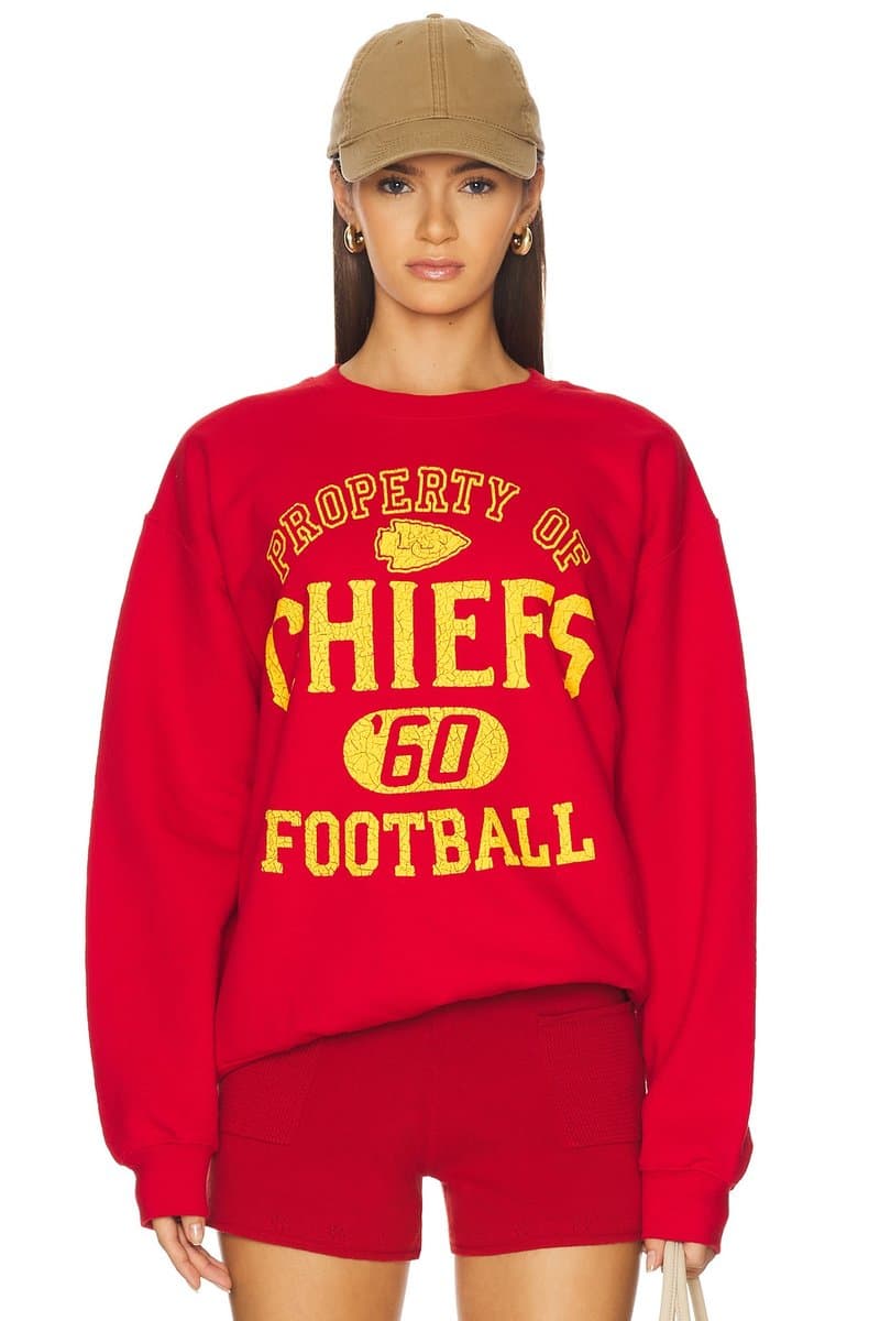 revolve Revolve Chiefs Property Crew Fleece Sweatshirt in Red