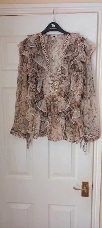 River Island Stunning RI ruffle frill chiffon blouse. - 2