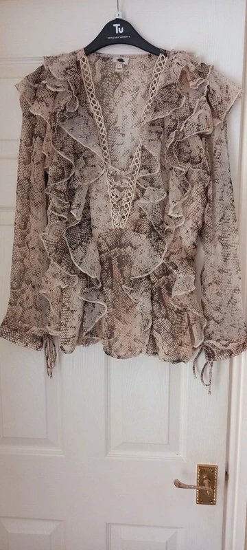 River Island Stunning RI ruffle frill chiffon blouse. - 4