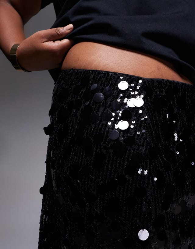 ASOS ASOS DESIGN Curve mixed sequin mini skirt in black - 3