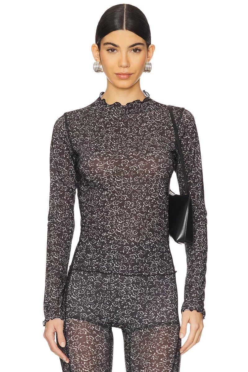 revolve Revolve Halcyon Floral Long Sleeve Top in Daisy