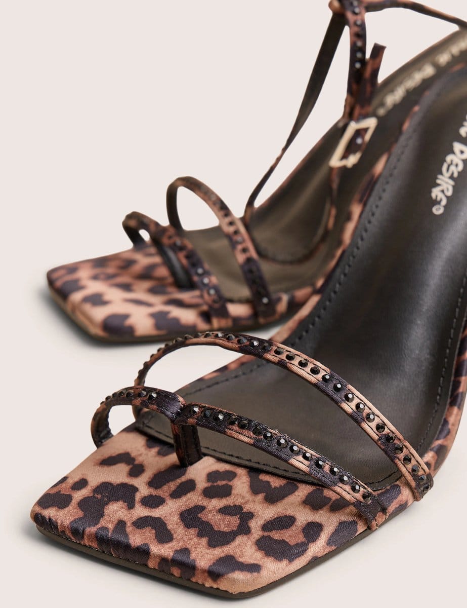 Public Desire Jericho Leopard Toe Post Embellished Mid Heels - 4
