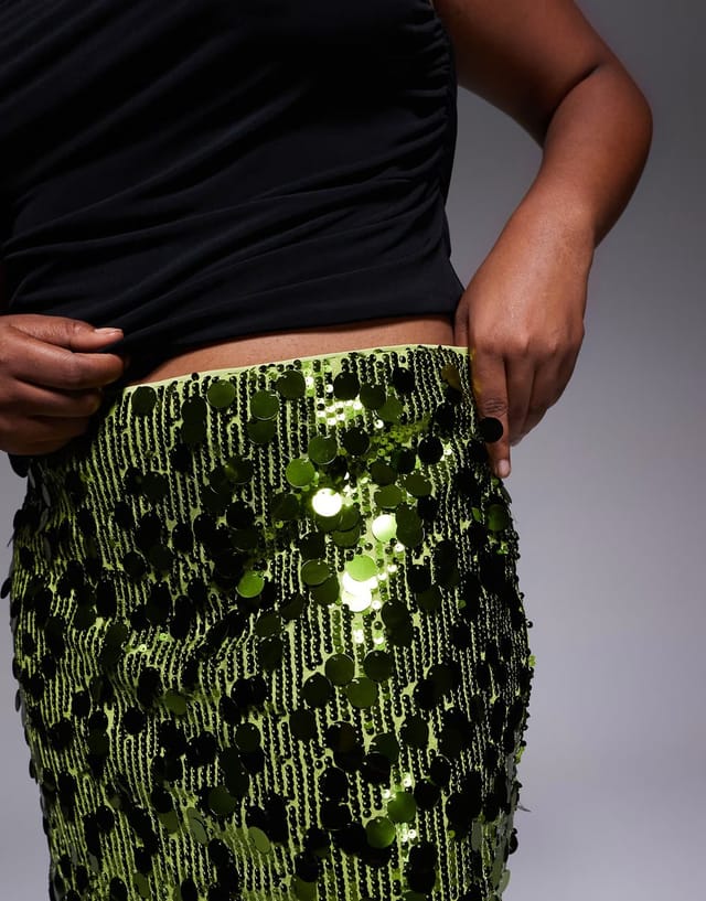 ASOS ASOS DESIGN Curve mixed sequin mini skirt in green - 2