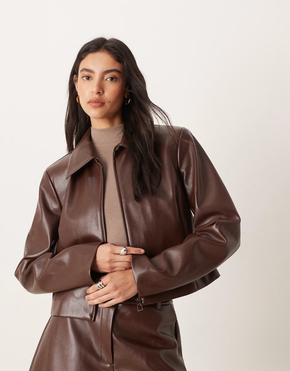 ASOS ASOS DESIGN tailored faux leather zip front cropped blazer and shorts co-ord in chocolate - 3