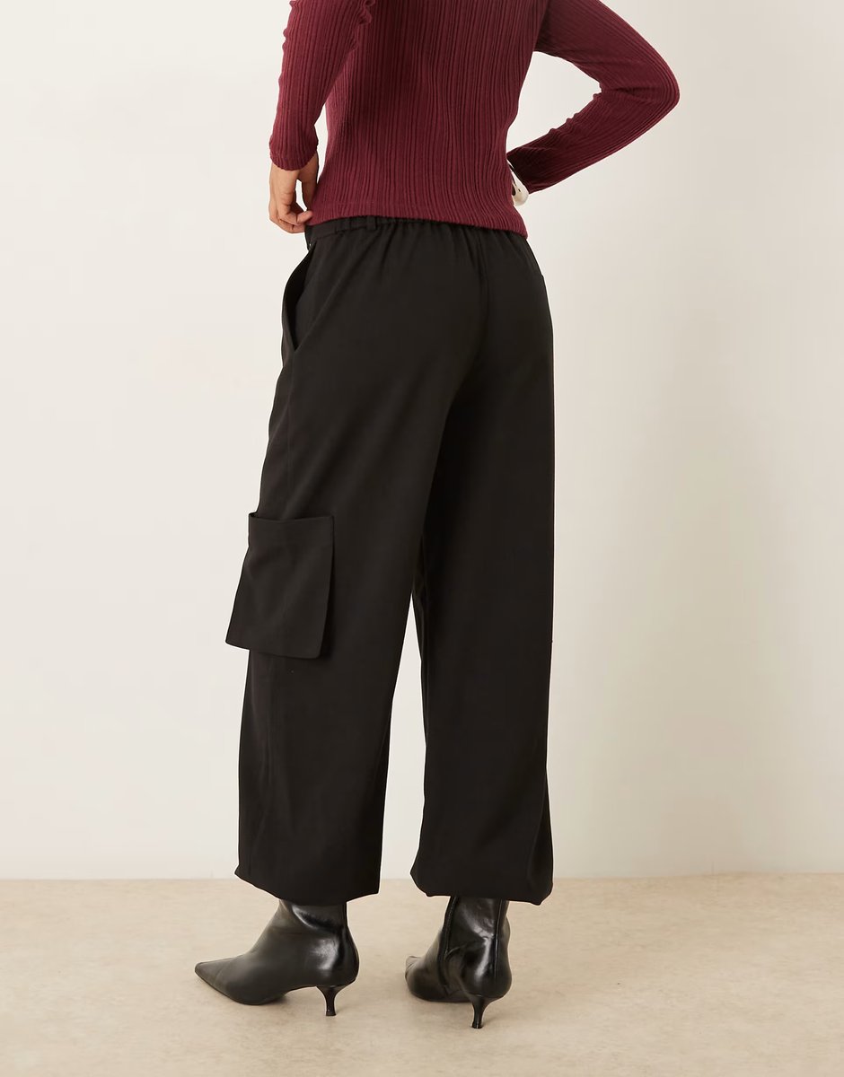 ASOS ASOS DESIGN tailored straight leg trousers with cuff and utility pocket detail in black - 4