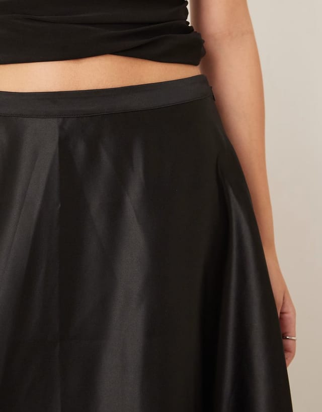 ASOS Gina Tricot high shine balloon maxi skirt in black - 2